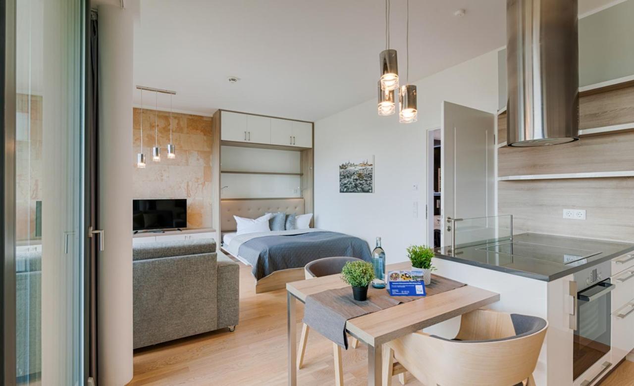 ドレスデン レジデンツ アム ツヴィンガーアパートホテル エクステリア 写真 A studio apartment