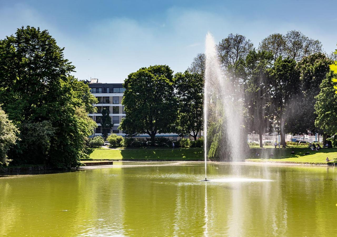 ドレスデン レジデンツ アム ツヴィンガーアパートホテル エクステリア 写真 Fountain at the lake