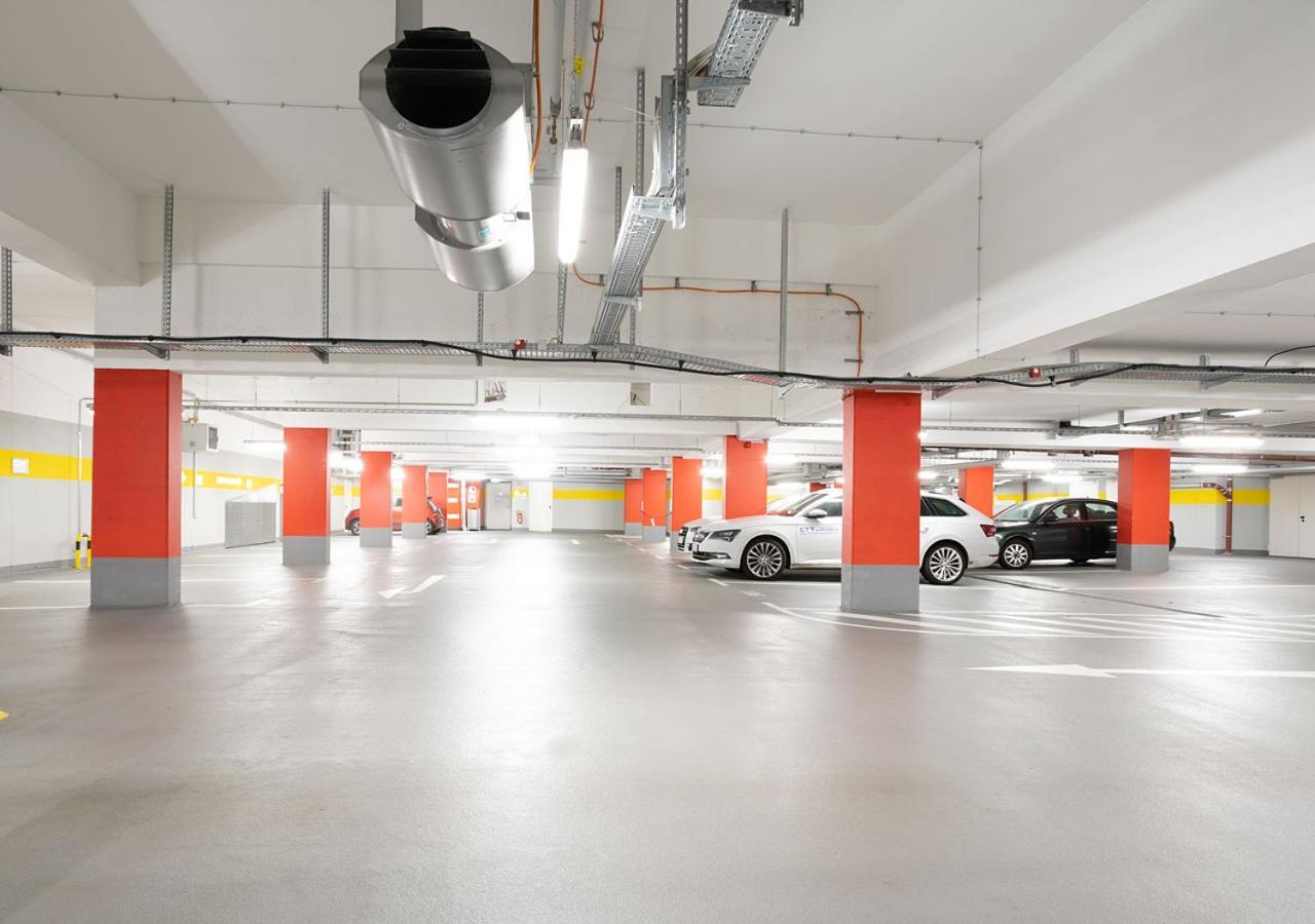 ドレスデン レジデンツ アム ツヴィンガーアパートホテル エクステリア 写真 The car park