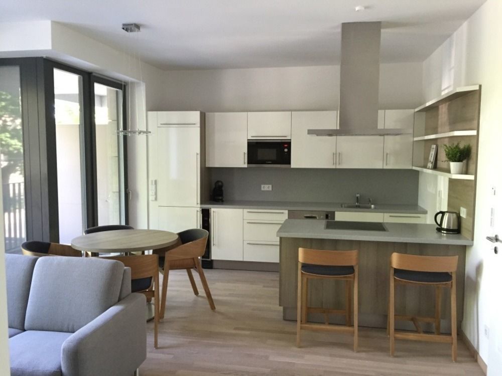 ドレスデン レジデンツ アム ツヴィンガーアパートホテル エクステリア 写真 A kitchen in a German apartment