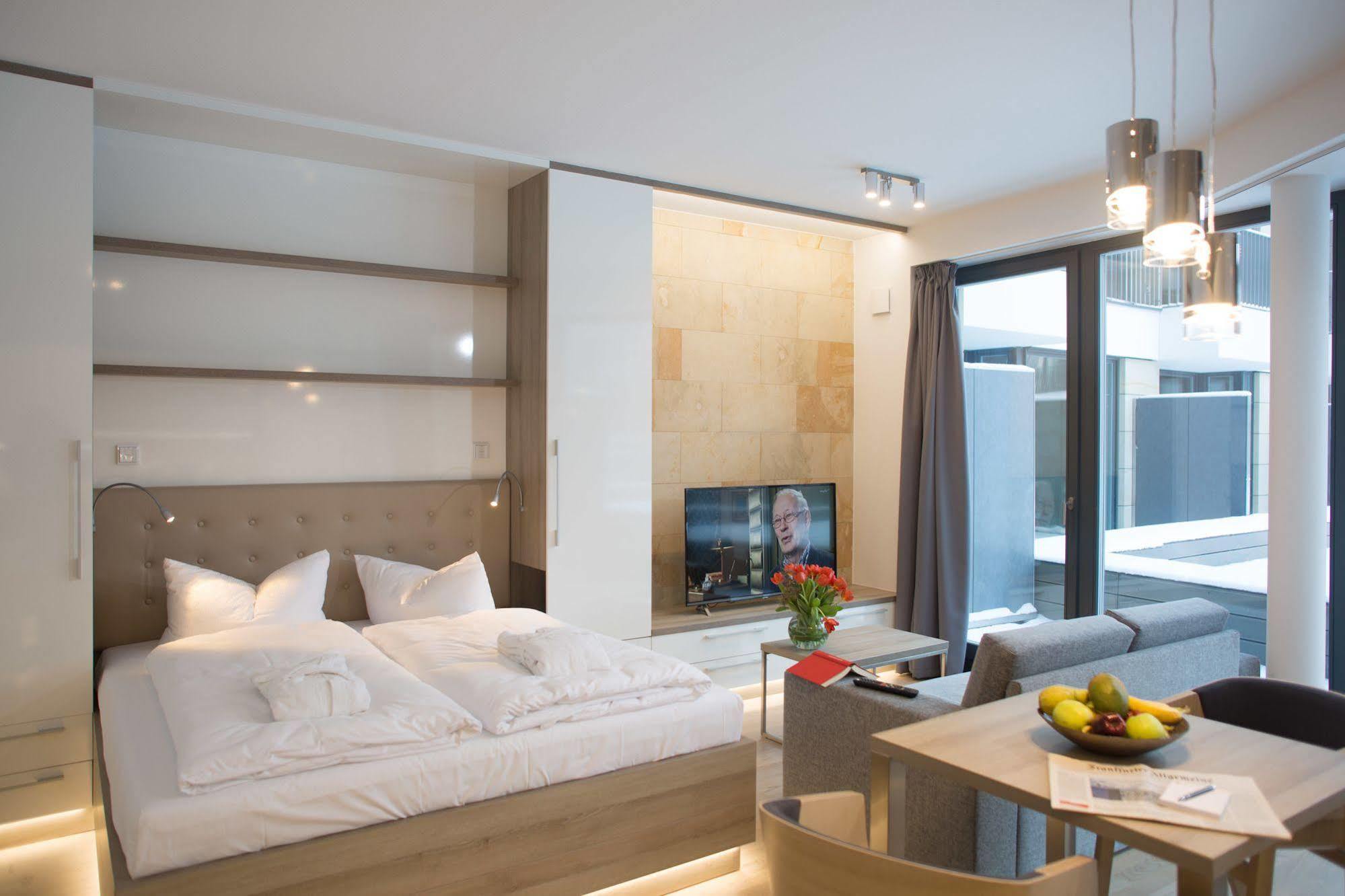 ドレスデン レジデンツ アム ツヴィンガーアパートホテル エクステリア 写真 A typical studio apartment